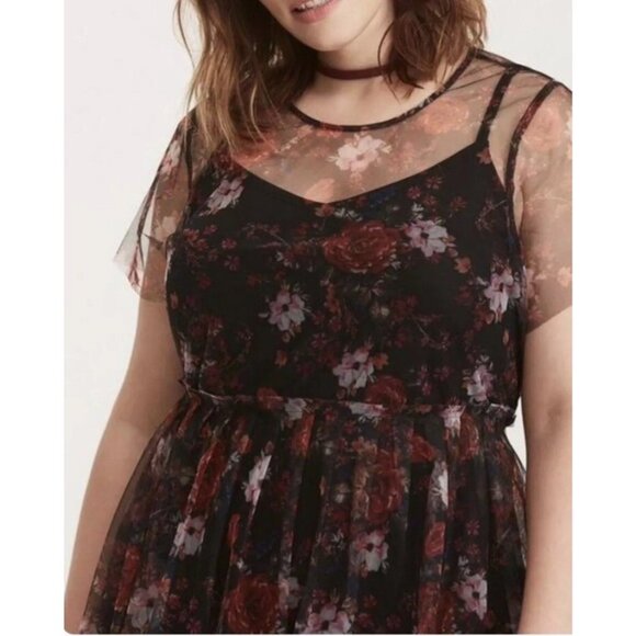Torrid 2 Knee Dress Plus Size 2X Black Floral Mesh Skater Lace Hollyday Chrismas - Picture 3 of 14